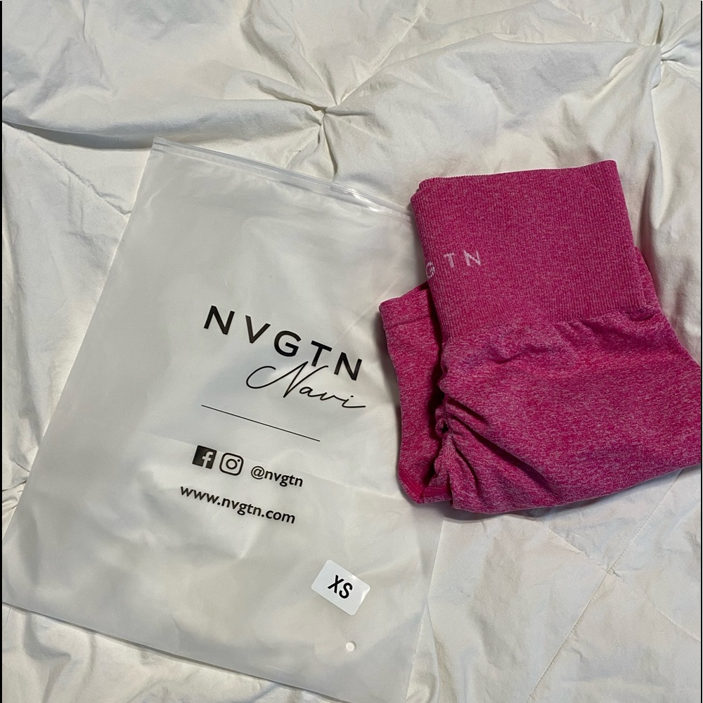 NVGTN Fuchsia Scrunch Seamless Shorts